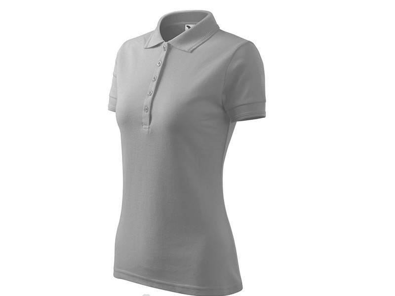 Polera pique dama — en uso