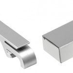 Llavero Click Gris Plata Doble Funcion Destapador